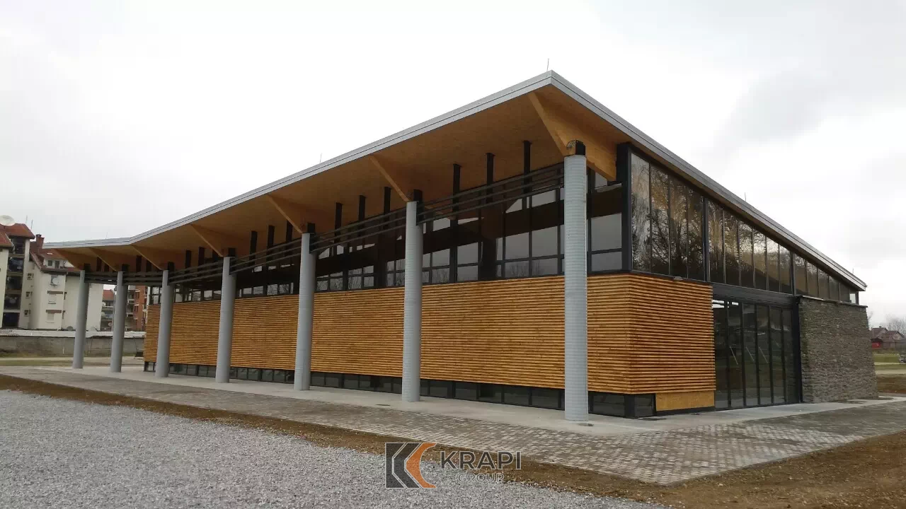 Fasada e tregut të fermerëve, Therandë, Suharekë — KRAPI GROUP